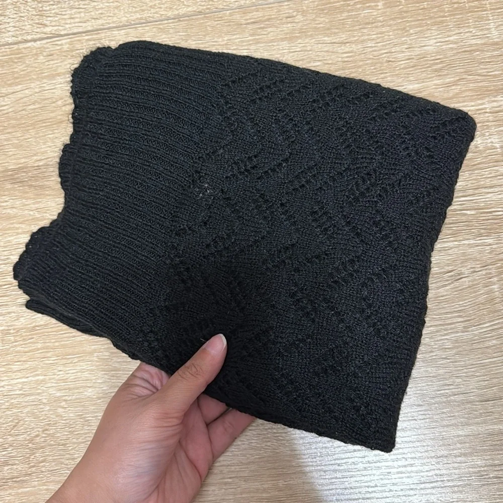 The Limited Women’s Black Infinity Cowl Scarf Millennium Y2K Fashion